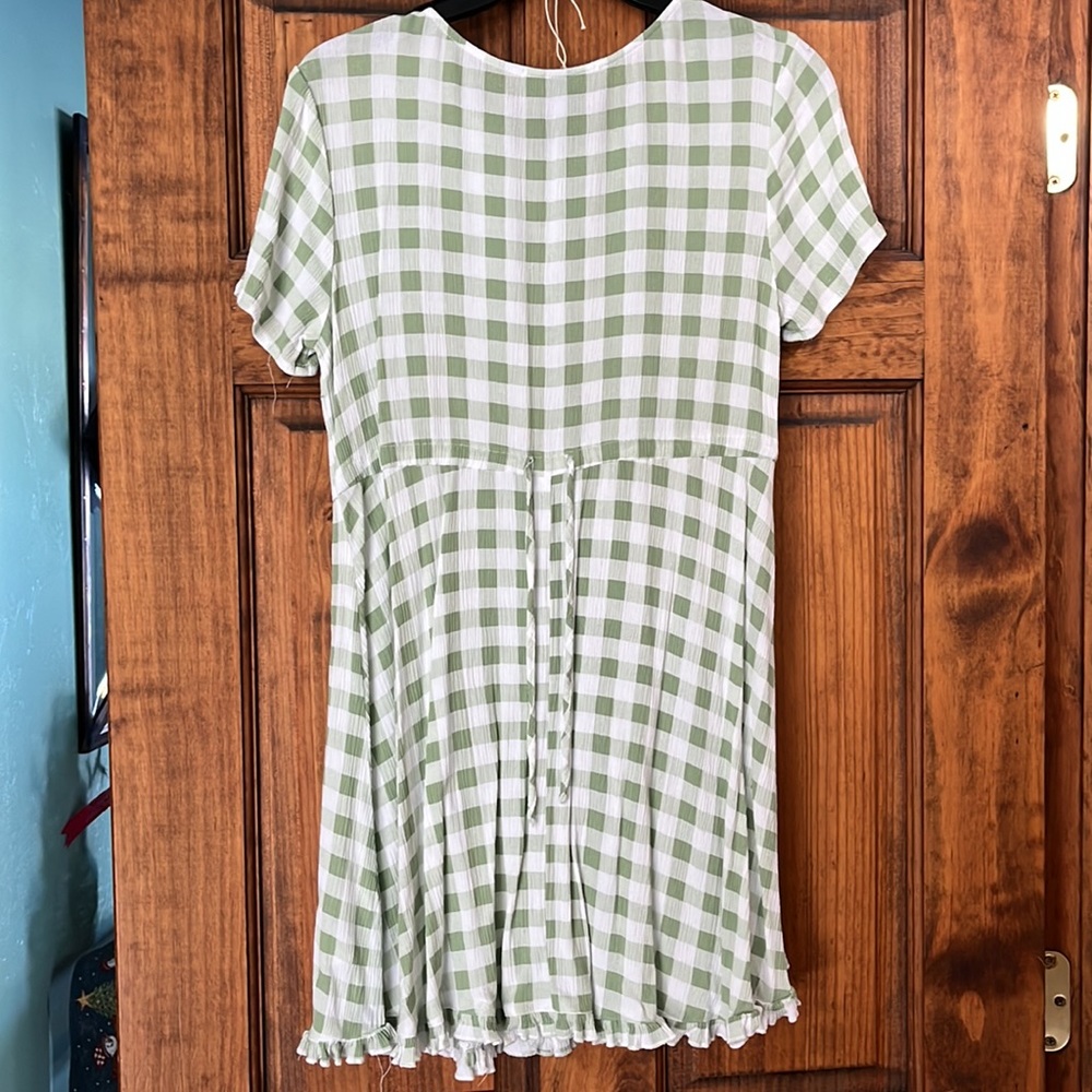 Cute summer dress. Green and white plaid print. - Picture 3 of 3